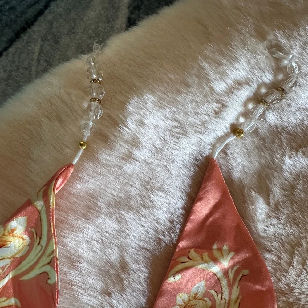 Aratta Floral Faux Fur Capelet with Pink and Cream Accents - Picture 4 of 5